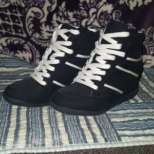 Sneaker Wedges